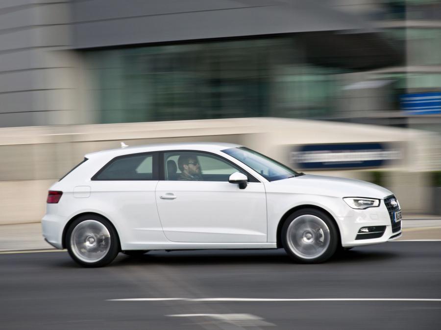  Audi A3 1.8T (8V) 2012 года  (UK) (фото 13 из 30)